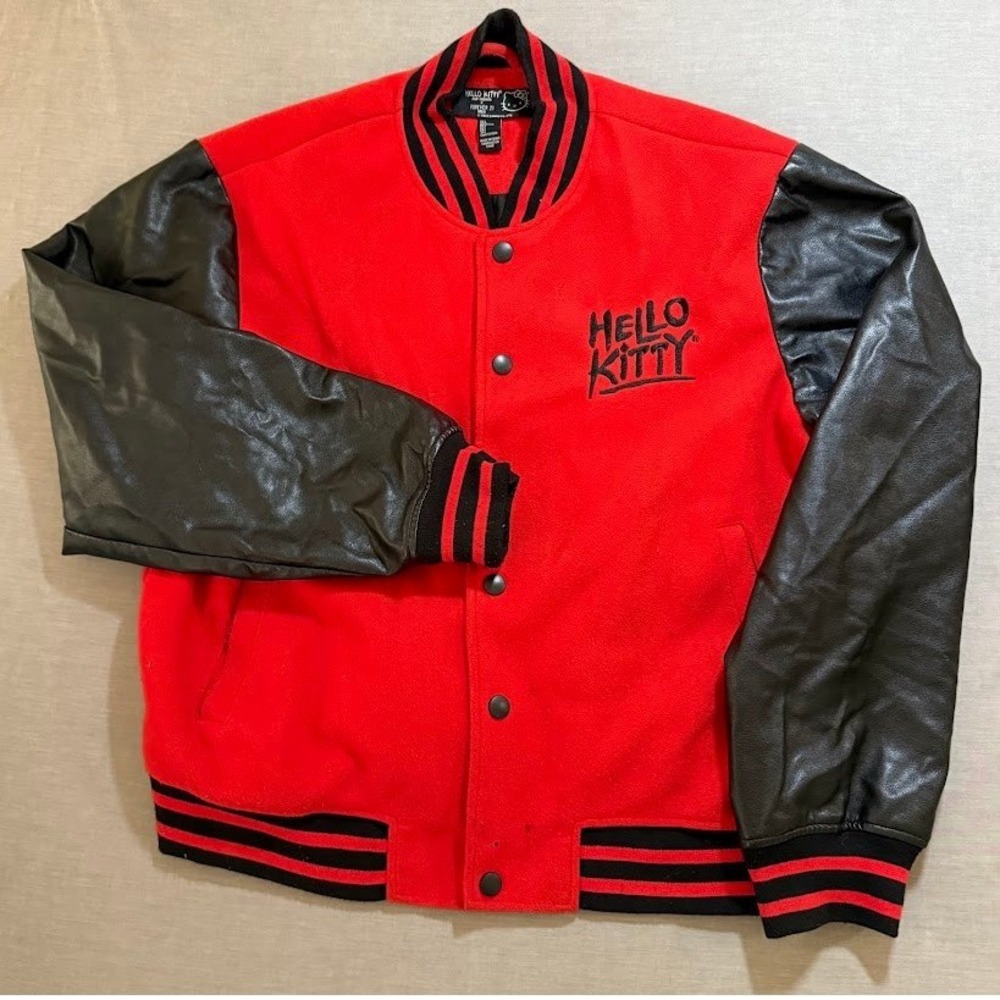 Hello Kitty x Forever‎ 21 Varsity Jacket Red Black Faux Leather Sleeves Mens L